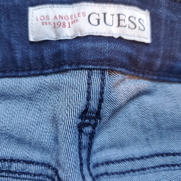 GUESS MEDIUM RISE SKINNY SARAH FIT MEDIUM WASH DENIM JEANS SIZE 26 EUC - Picture 8 of 12